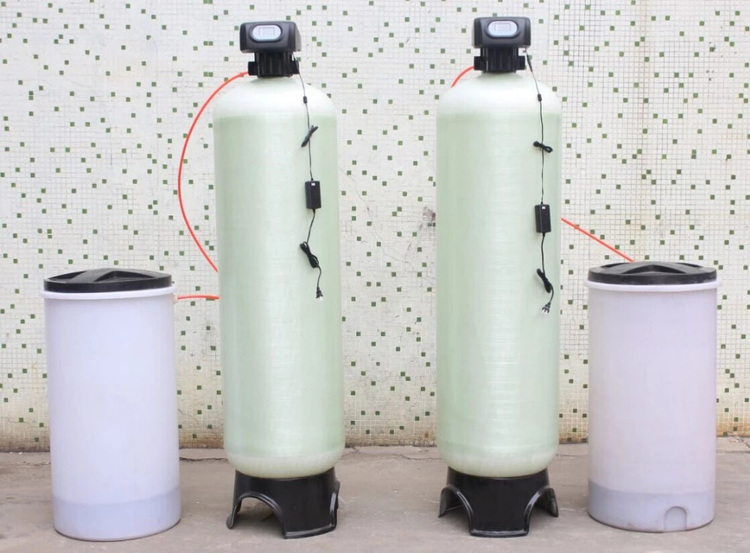 Previous water filtration salt dissolving tank,resin water 